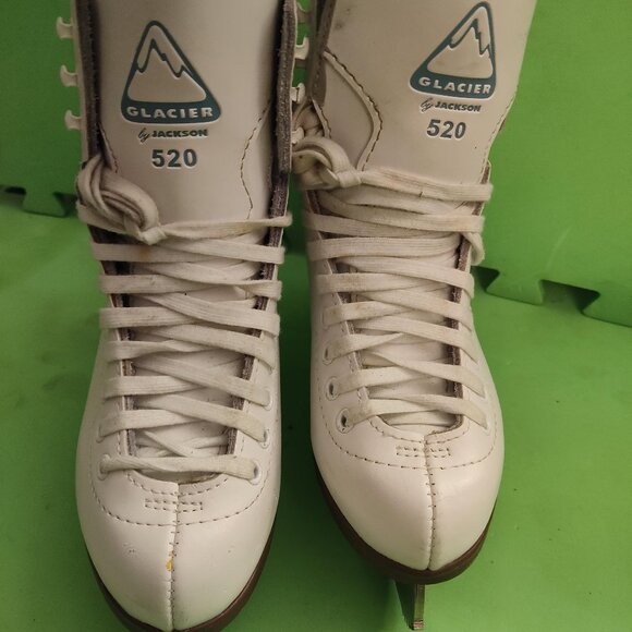 GLACIER 520 GIRL'S SIZE 2.5 FIGURE SKATES ICE SKATES - Picture 1 of 5
